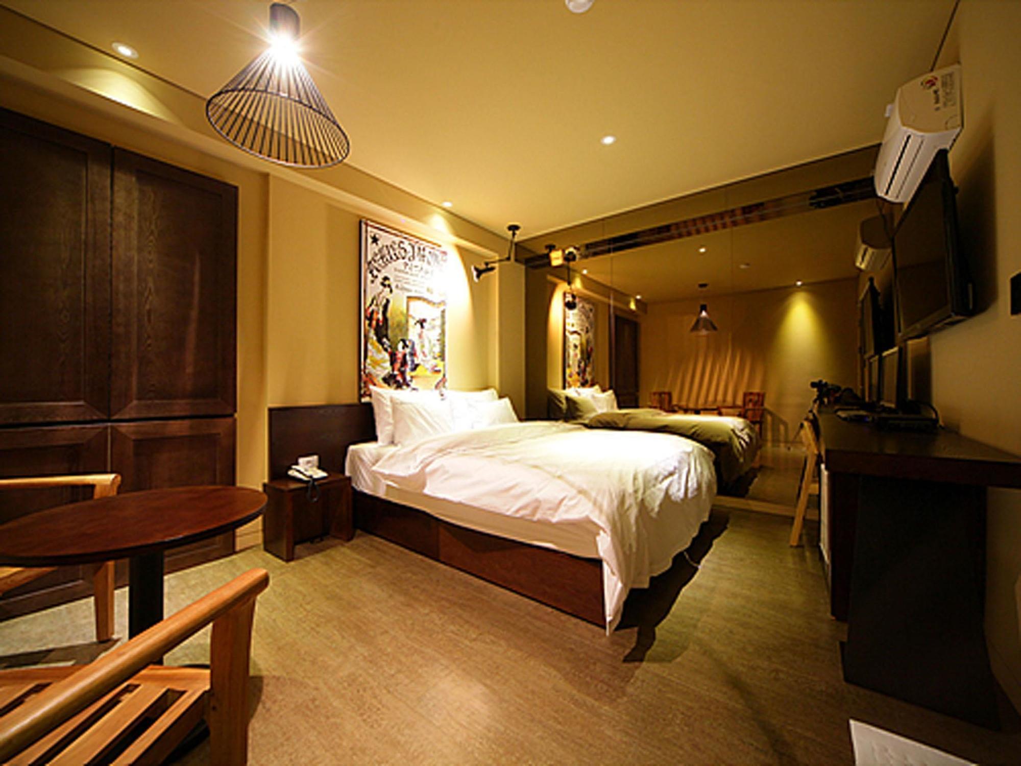 Sinchon Hotel Gaeul Сеул Экстерьер фото